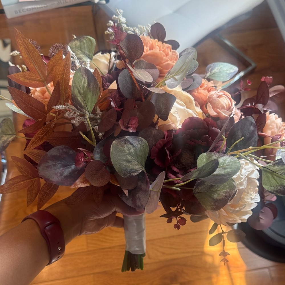 Elegant Floral Bouquet with Mixed Colors
